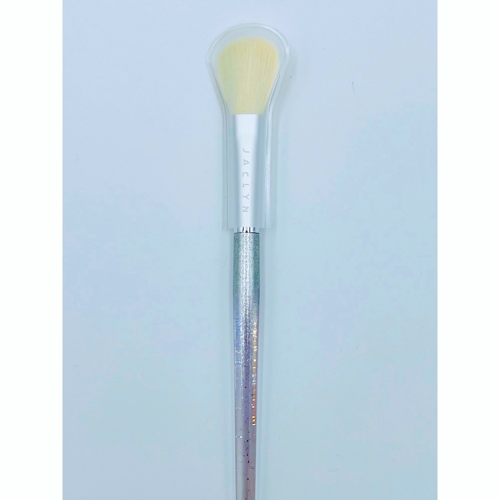 NIB Jaclyn Hill J02 Highlighter Brush